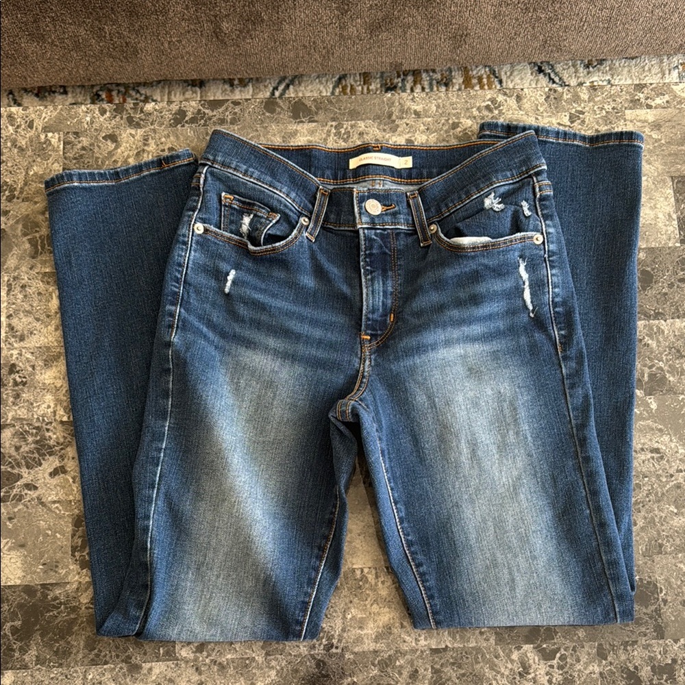 Levi’s classic straight jeans size 26 or 2